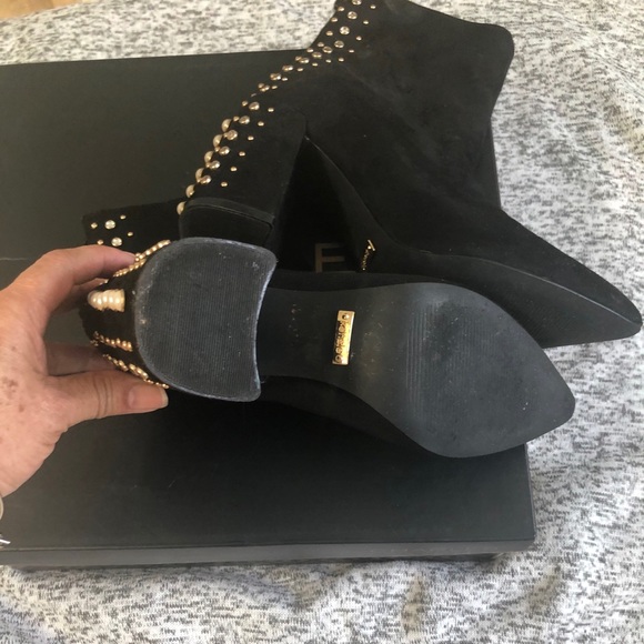 Faux suede kensie booties - Picture 4 of 10